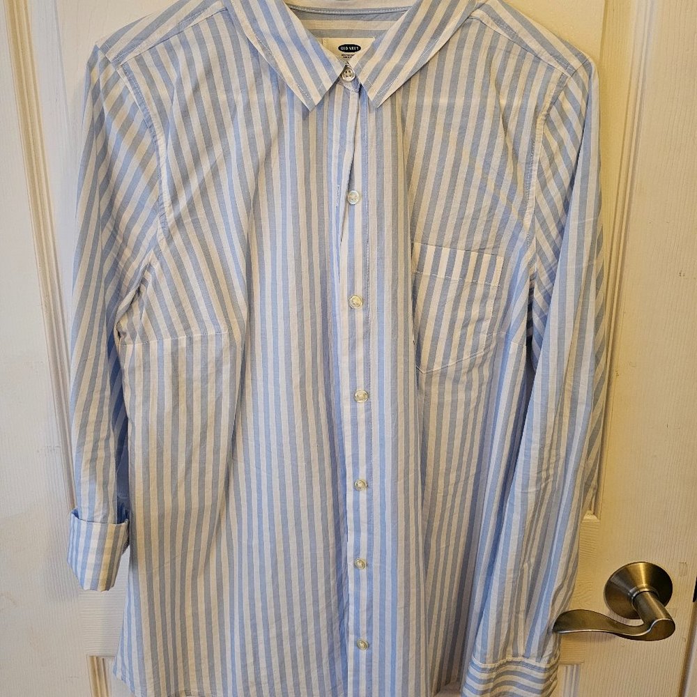 Old Navy Blue & White Striped Button Down Shirt, Size M, Like New